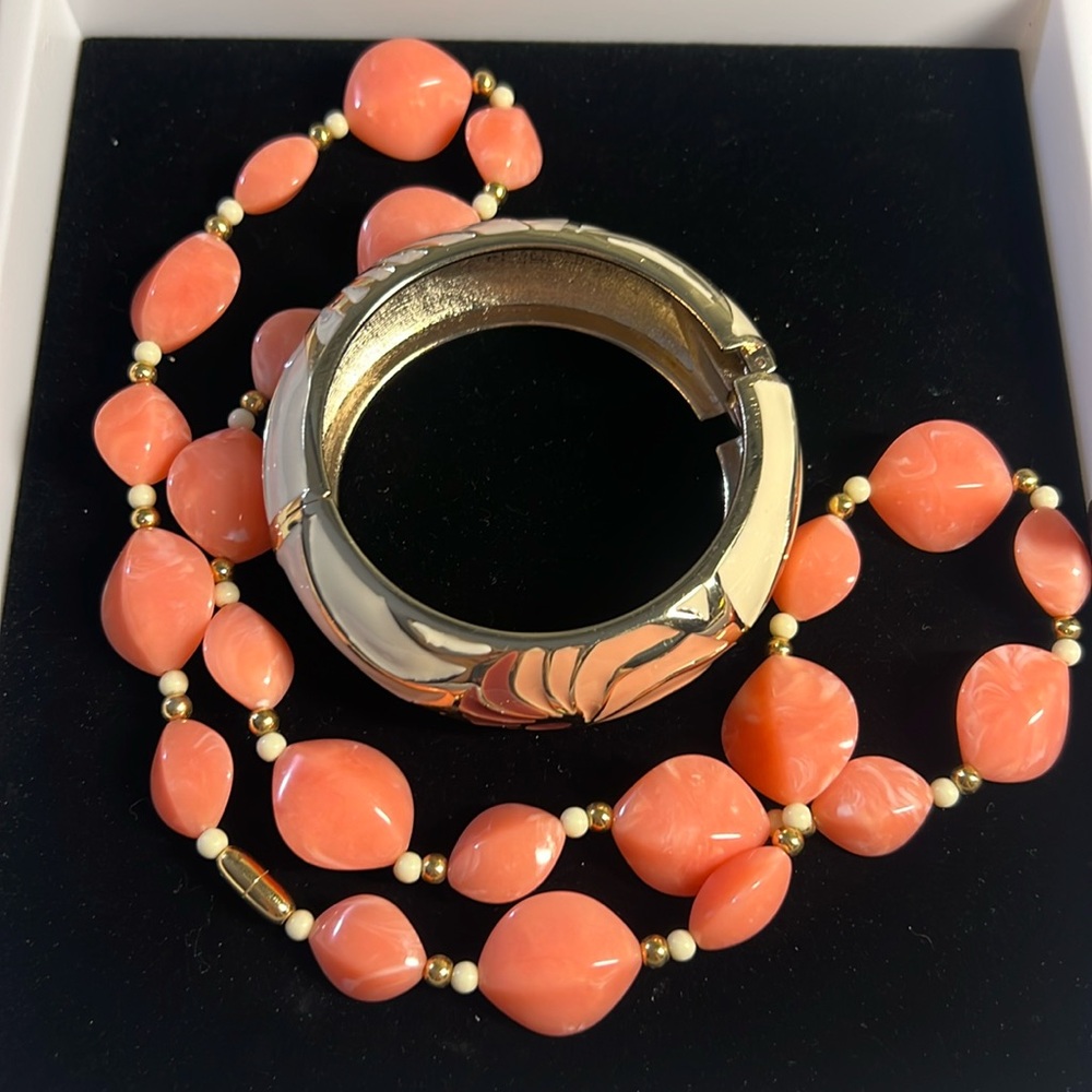 Vintage Coral Color Necklace and Bracelet Set